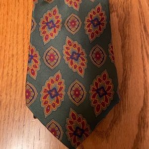 Preswick and Moore green and burgundy tie